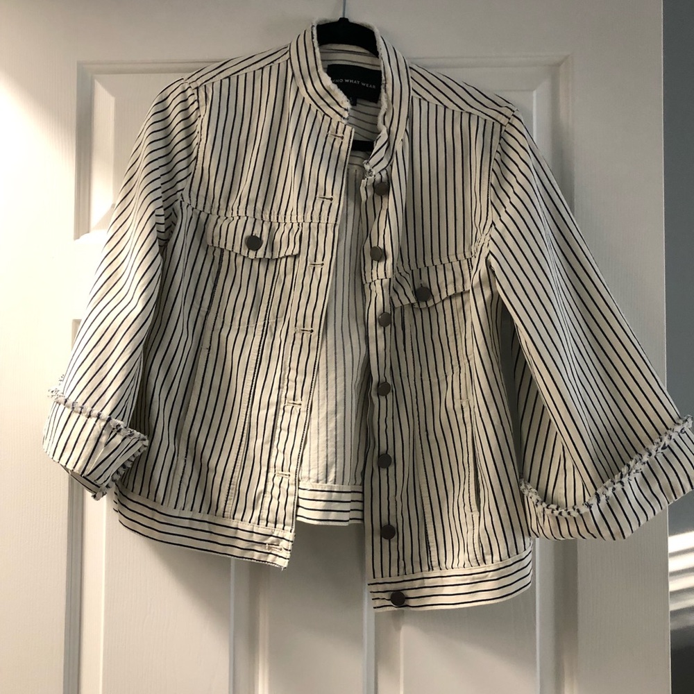 who what wear striped  jacket